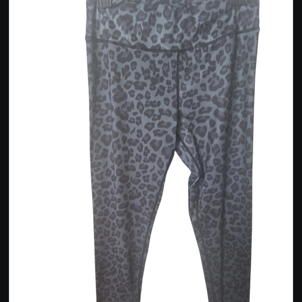 NWOT SZ L Gray & Green Leopard Print Leggings